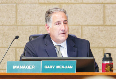  In what some called a “forced resignation,” the Farmington Hills City Council voted 4-3 to accept the resignation of former City Manager Gary Mekjian. 
