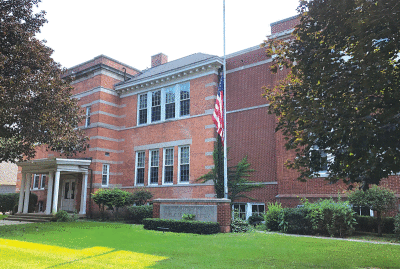  The former Grosse Pointe Public School System administration building at 389 St. Clair Ave. in Grosse Pointe City has a new developer who plans to convert the offices and classrooms into high-end apartments. 
