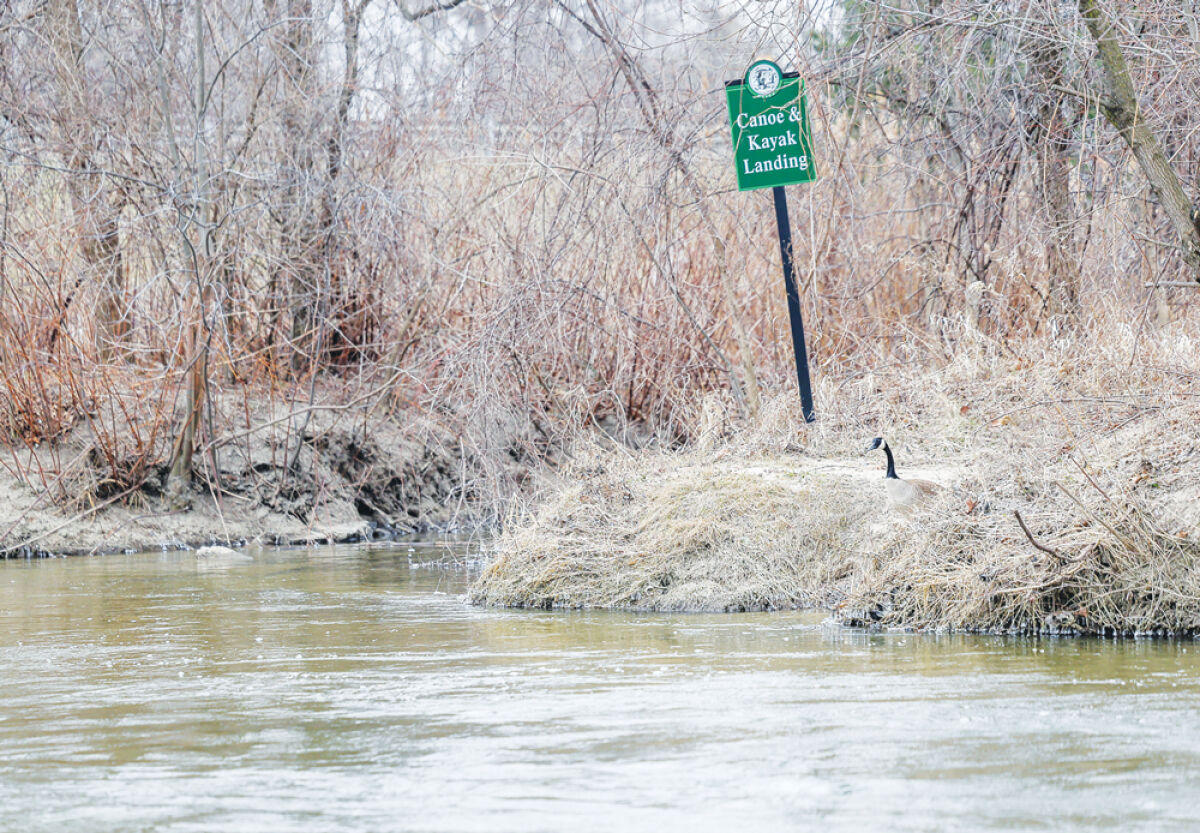  Utica has two launch sites for canoes and kayaks that includes Clinton River Heritage Park,  at 44505 Van Dyke Avenue, and in downtown Utica, between Auburn Road and M-59. 