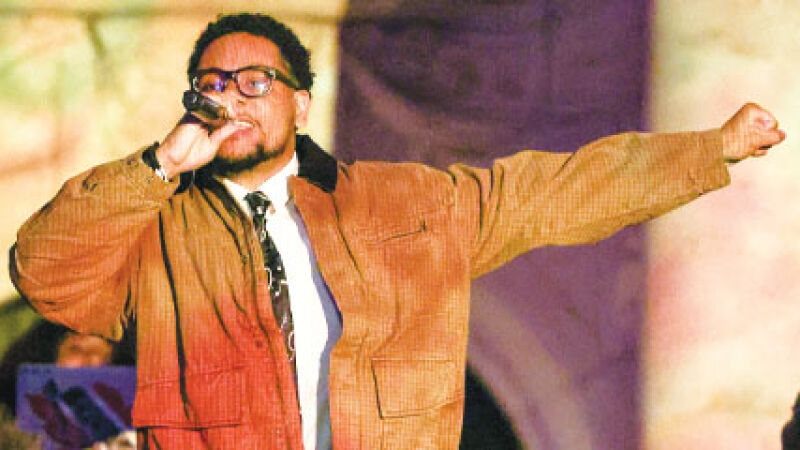 Hip-hop showcase calls attention to final week of art exhibit