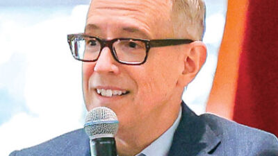  &lsquo;Buckeye&rsquo; author speaks at Temple Beth El 