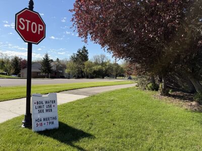  The Adams West subdivision in Rochester Hills has posted signs alerting residents of the boil water advisory after a 42-inch water transmission pipe broke in Auburn Hills.  