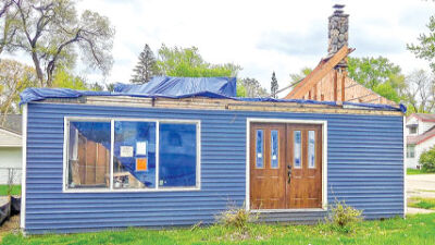  Community weighs in on condemned house 