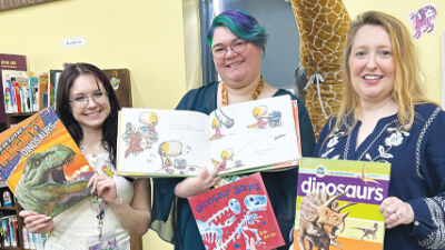  Library digs in for dinosaur-themed summer reading program 