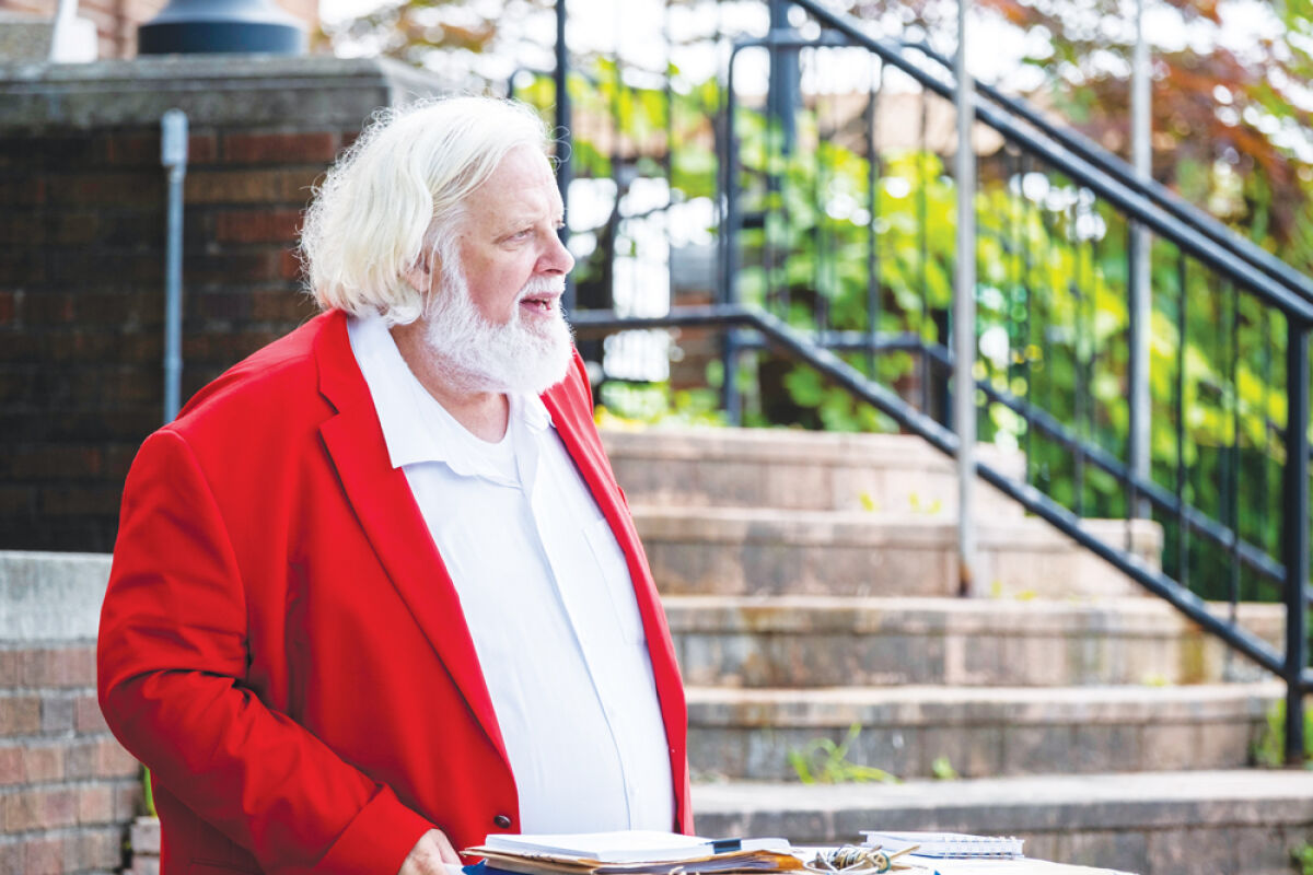  Curtiss Ostosh, pastor of the Harvest Time Christian Fellowship, speaks at a press conference in August 2025. The church recently filed a lawsuit against the city of Warren. 