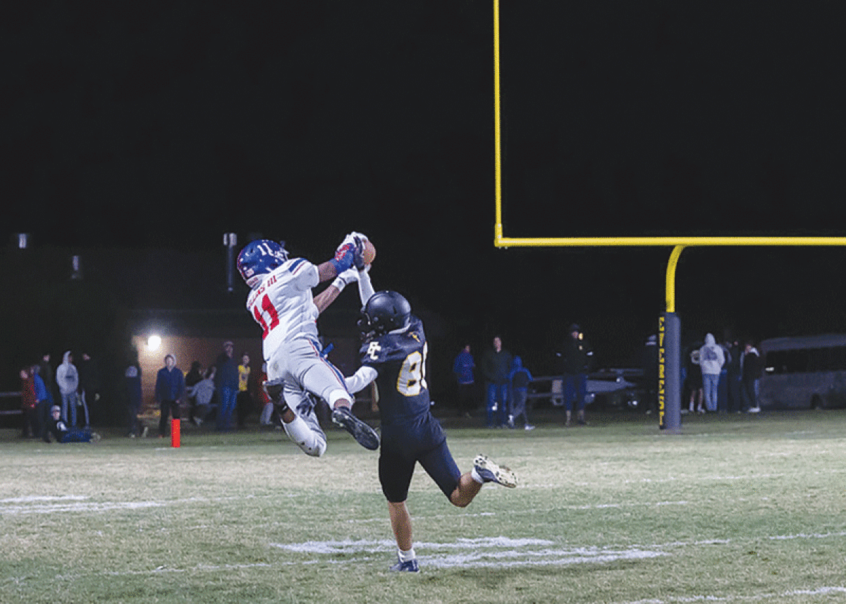  Parkway Christian senior wide receiver Frank Collins III attempts to make an acrobatic catch. 