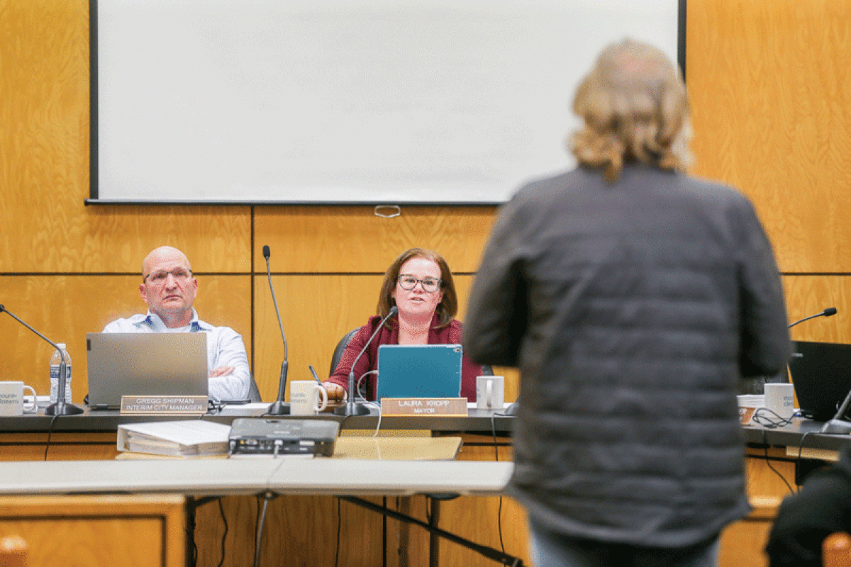  The Mount Clemens City Commission met on Dec. 5 to determine whether to pursue a state grant for building a new water pumping facility or connecting to the Great Lakes Water Authority system. Commissioners voted 4-3 for the new facility proposal and will find out if it receives the grant in September 2023.  