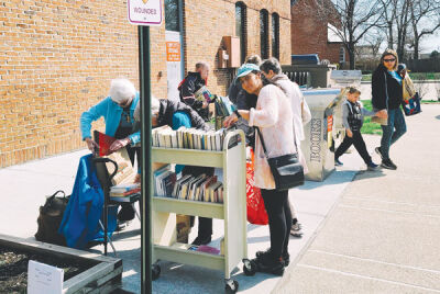  The Friends of the Fraser Public Library are inviting members of the public to join the organization and help at events like their spring book sale. 