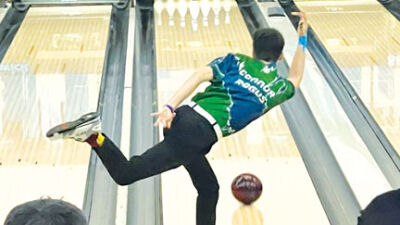  Dakota bowling shines at regionals, ends season at state finals  