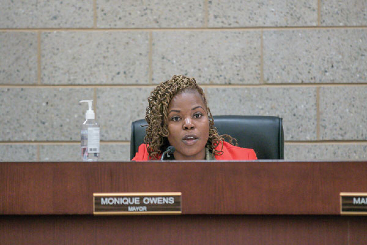  Mayor Monique Owens leads an Eastpointe City Council meeting in January. 