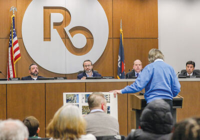  The Royal Oak City Commission stated last week that negotiations with Municipal Parking Services will continue in order to improve the city’s downtown parking system. 