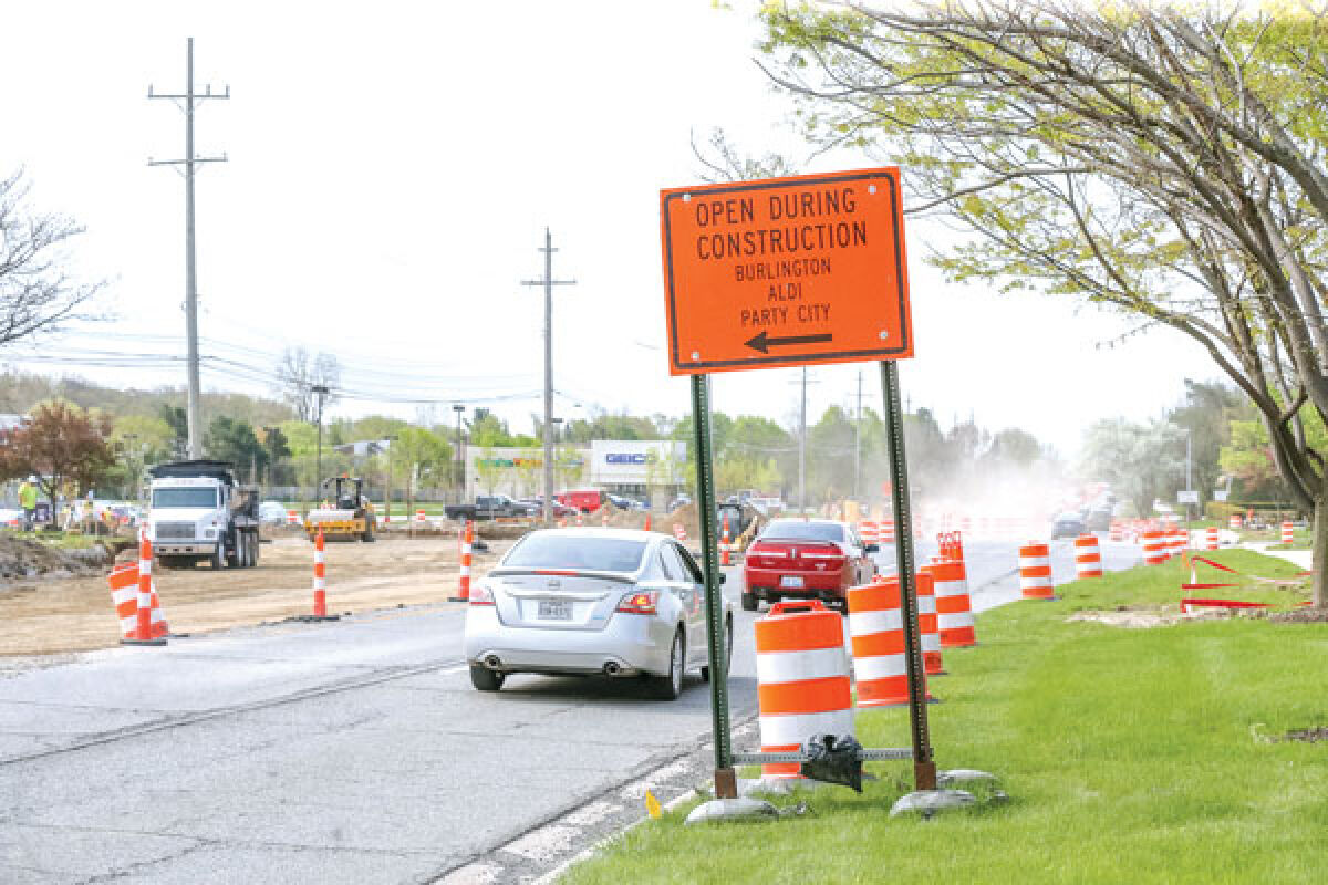  The city of Farmington Hills is reminding residents that driveways to local businesses are still accessible during a construction project that is taking place on Orchard Lake Road between 13 Mile and 14 Mile roads. 