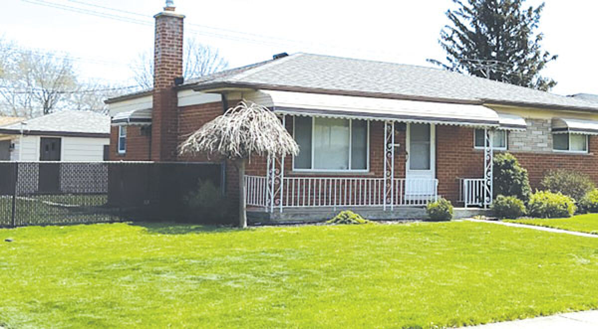  This 1,138-square-foot, three-bedroom brick ranch home with a basement, family room and two-car detached garage recently was sold in Warren on its first day on the market for the asking price of $209,900. 
