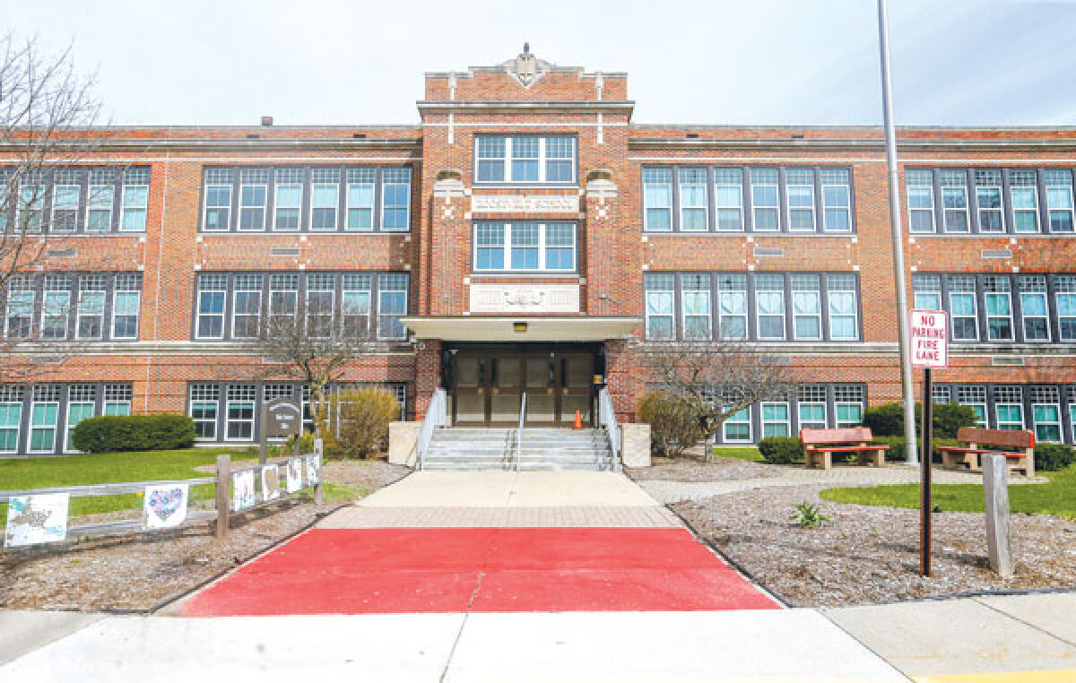  With the West Bloomfield School District seeking a $148 million bond proposal, for some Keego Harbor residents, the status of Roosevelt Elementary School is a key issue. 