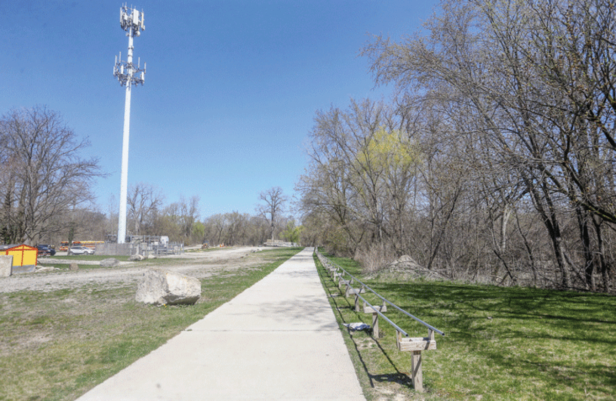  Sterling Heights officials plan to apply for a grant that could fund the acquisition of more property to add to Rotary Park. City officials say they hope to expand Rotary Park so they can add restrooms, space for additional parking and more. 