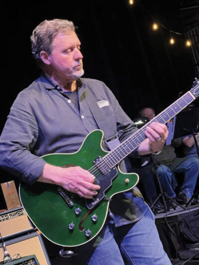  Guitarist Dave Sell, who graduated in 1979, helped to form the ShamRock Jazz Orchestra, whose roots are from East Detroit High School. 