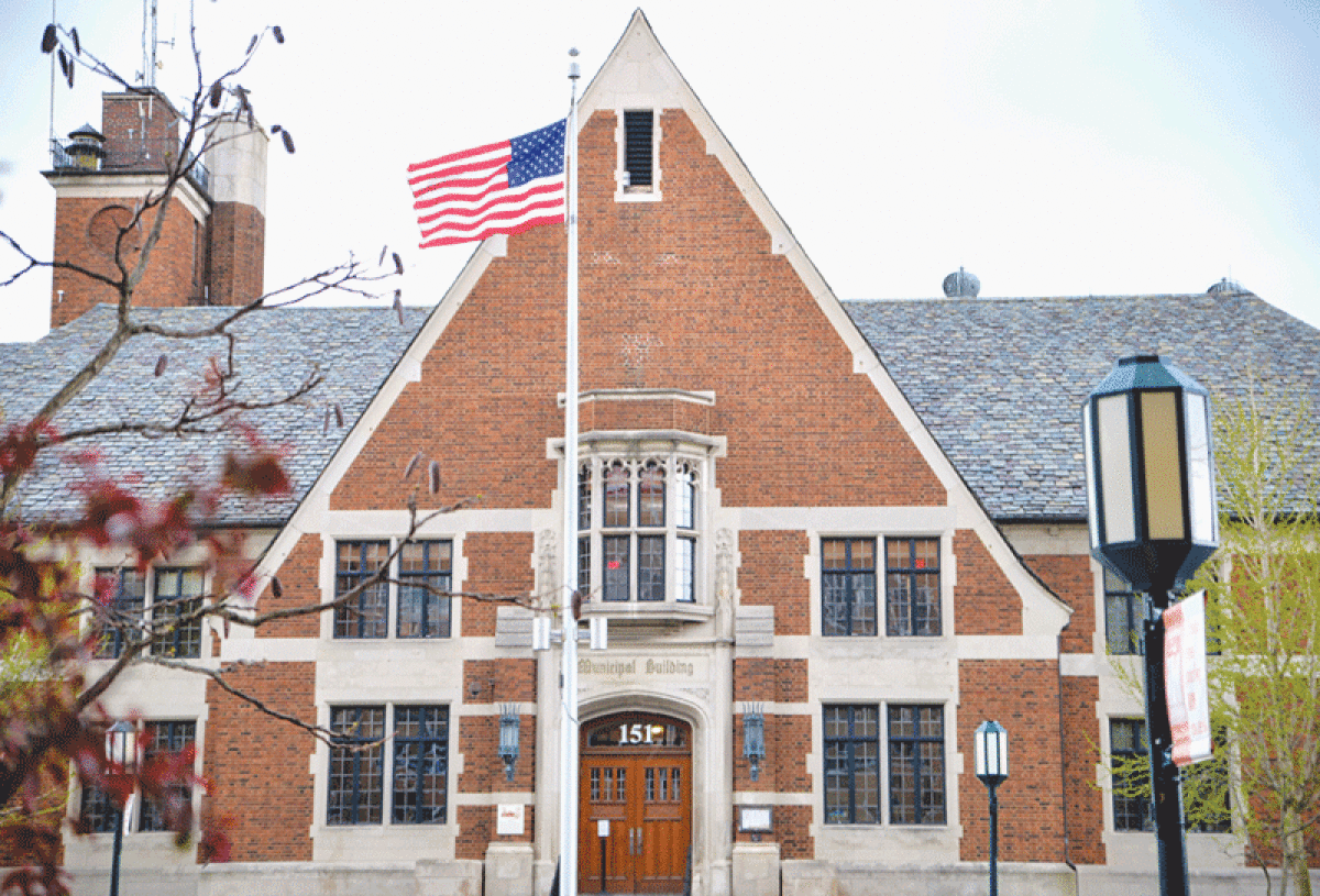  The Birmingham City Commission discussed the potential renovation of City Hall and the Birmingham Police Department at a special workshop meeting April 3. 