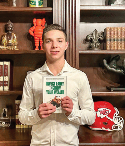  Ian Weinberg published his first novel as a high school junior, “Invest Early To Grow Your Wealth. 