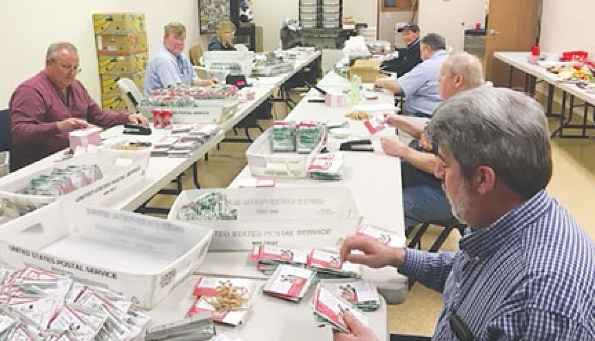  Letter carriers make strides to stamp out hunger 