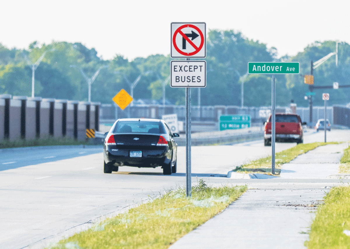  Vehicles travel on the northbound I-75 service drive between Lincoln Avenue and 11 Mile Road in Madison Heights.  An arrangement between Madison Heights and Royal Oak will allow police to cross the boundary to enforce  laws against people speeding and making illegal turns in the area. 