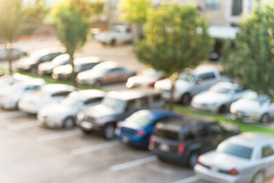  Police say apartment complex parking lots are favorite haunts for car thieves. 