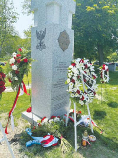  In addition to the dedication of 60 tombstones, a Blue Army monument was also dedicated by Poland’s Institute of National Remembrance. 