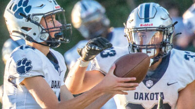  Dakota overcomes adversity, overwhelms Utica in 32-14 win 