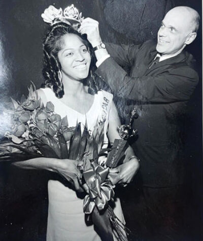  DeLoach won a beauty contest held by Michigan Bell Telephone Co. in the 1950s. 