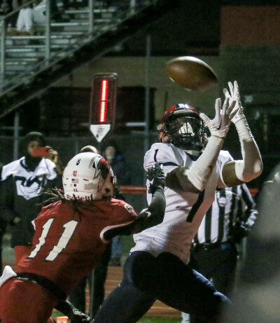  Southfield A&T senior wideout Tashi Braceful makes an over-the-shoulder catch. 