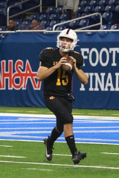  De La Salle junior quarterback Sante Gasperoni looks for an open receiver. 