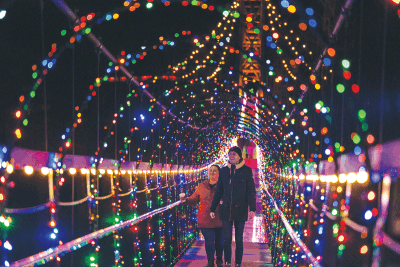  Boyne Mountain’s SkyBridge Michigan is outfited with a holiday light display. 
