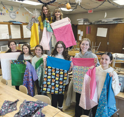  Eisenhower’s Fashion Club learned how to sew while giving back to their community. The group sewed more than 20 unique pillowcases to be donated to Children’s Hospital of Michigan  in Troy. 