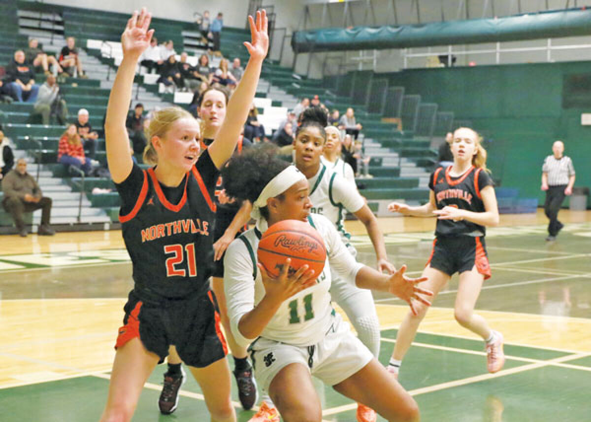  West Bloomfield senior forward Kendall Hendrix looks for an open teammate during a matchup against Northville Jan. 27 at West Bloomfield High School. 