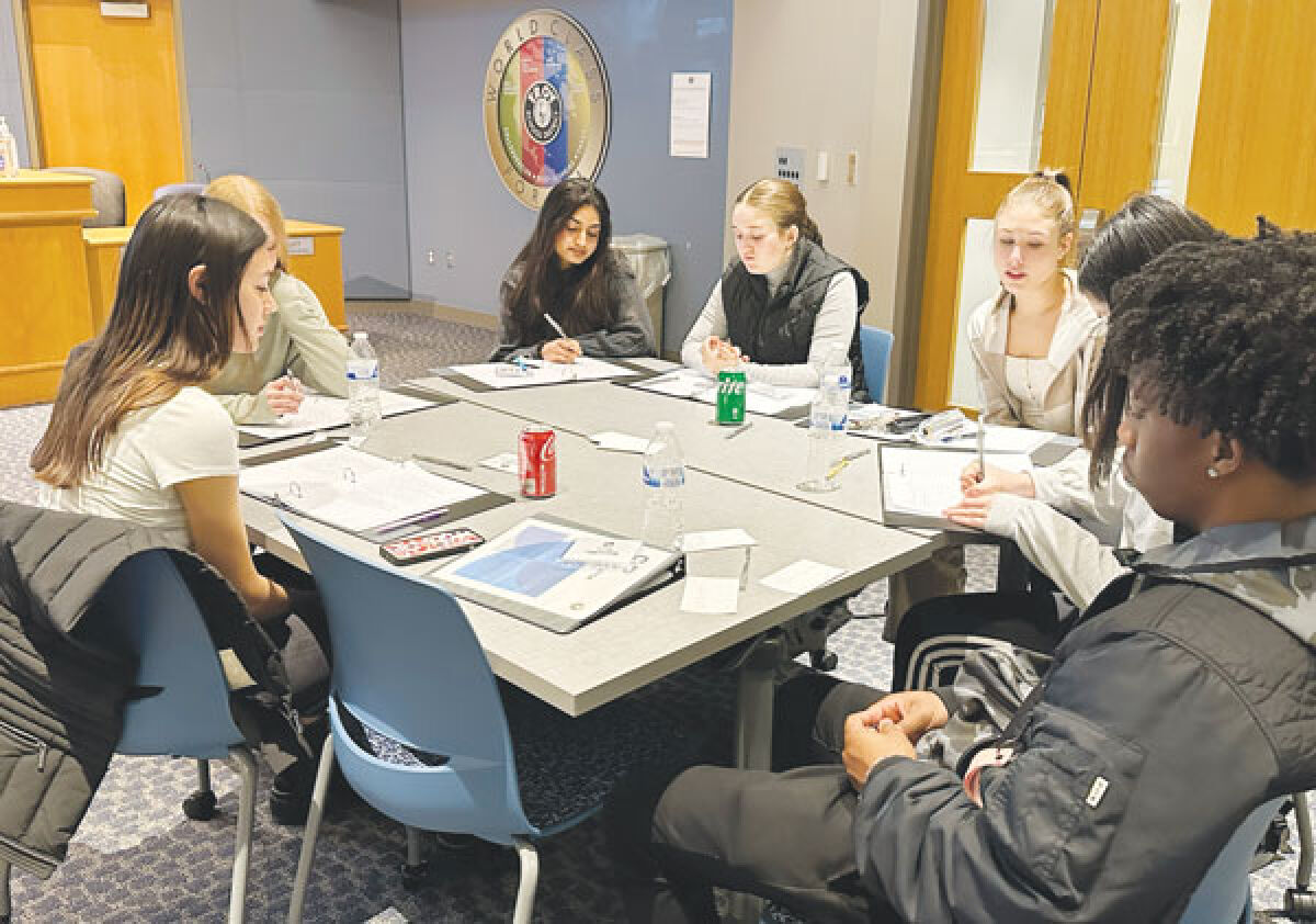  Local students in the Career Accelerator Program can get a “pre-internship” to give them on-the-job experience. 