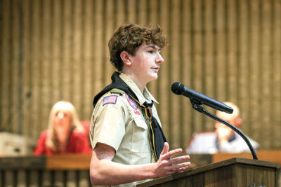  Deschner, 16, addresses the Roseville City Council during its March 26 meeting about his Eagle Scout project. 