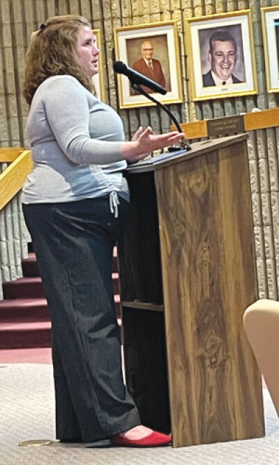  Team Roe’s Liz Roe gives a presentation to the Roseville City Council at its March 26 meeting. The city approved Team Roe to assist the city with grant writing for a six-month trial. 