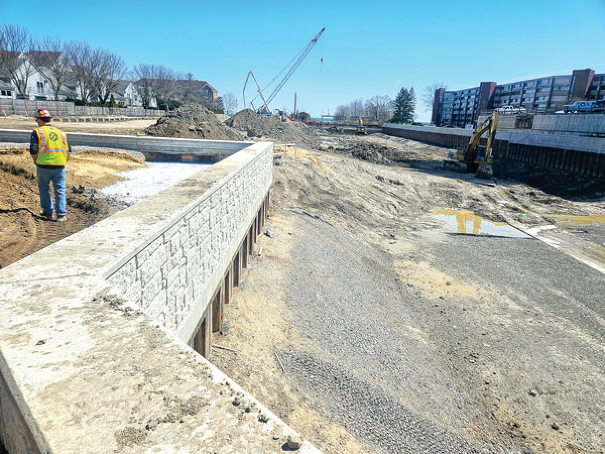  The Chapaton Retention Basin is undergoing construction to widen the storage area and add new gates. 