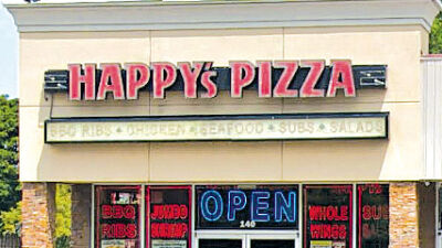  Happy’s Pizza Mount Clemens celebrates 17 years 