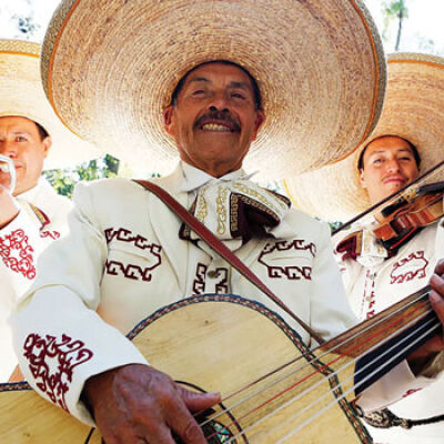  Strolling mariachi bands will entertain guests. 