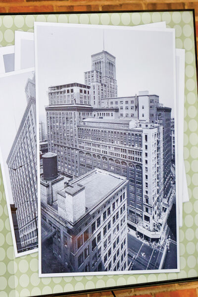  Hudson’s Department Store took up a city block along Woodward Avenue that stretched to Farmer Street, Gratiot Avenue and Grand River Avenue in downtown Detroit. 