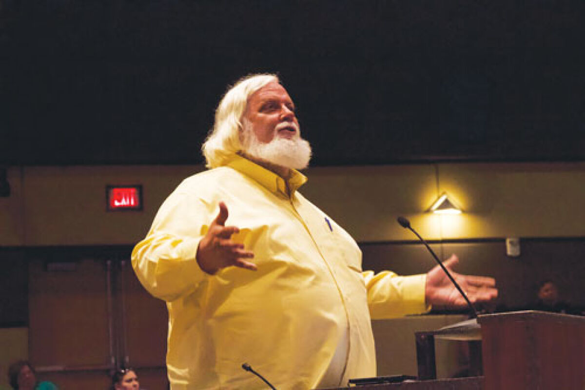  Pastor Curtiss Ostosh speaks about blight enforcement at his church, Harvest Time Christian Fellowship, at the Warren City Council’s May 13 meeting. 