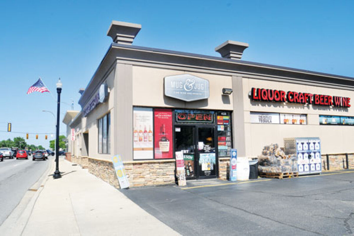  The Berkley City Council gave its approval June 16 for a combined gas station and convenience store to the owners of Mug & Jug Fine Wine & Spirits on 12 Mile Road. 