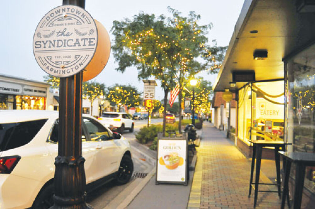  The Farmington City Council recently voted to extend hours of operations for businesses in the city’s Syndicate social district. The businesses will now be open until midnight each evening, two hours longer than before. 