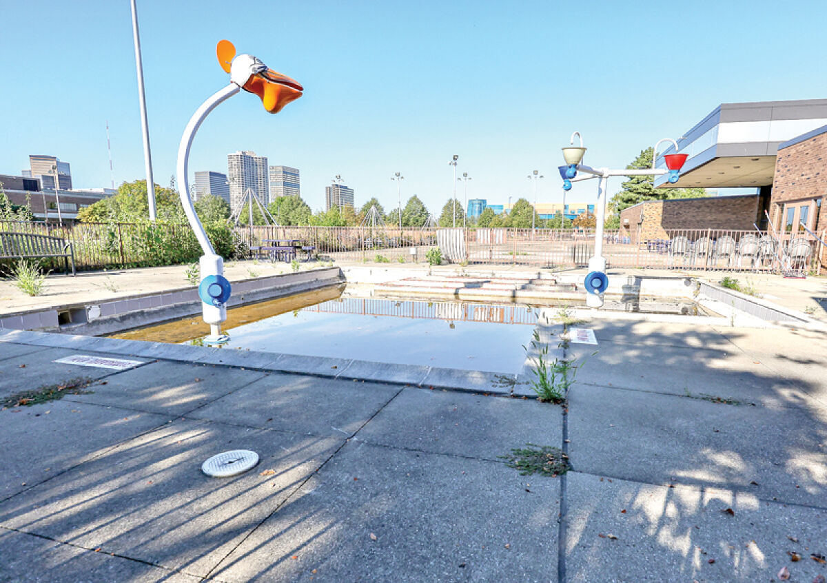  Southfield will look to hire an architectural firm to design a new pool and aquatic center for the city, years after the municipal pool closed due to a number of issues. 