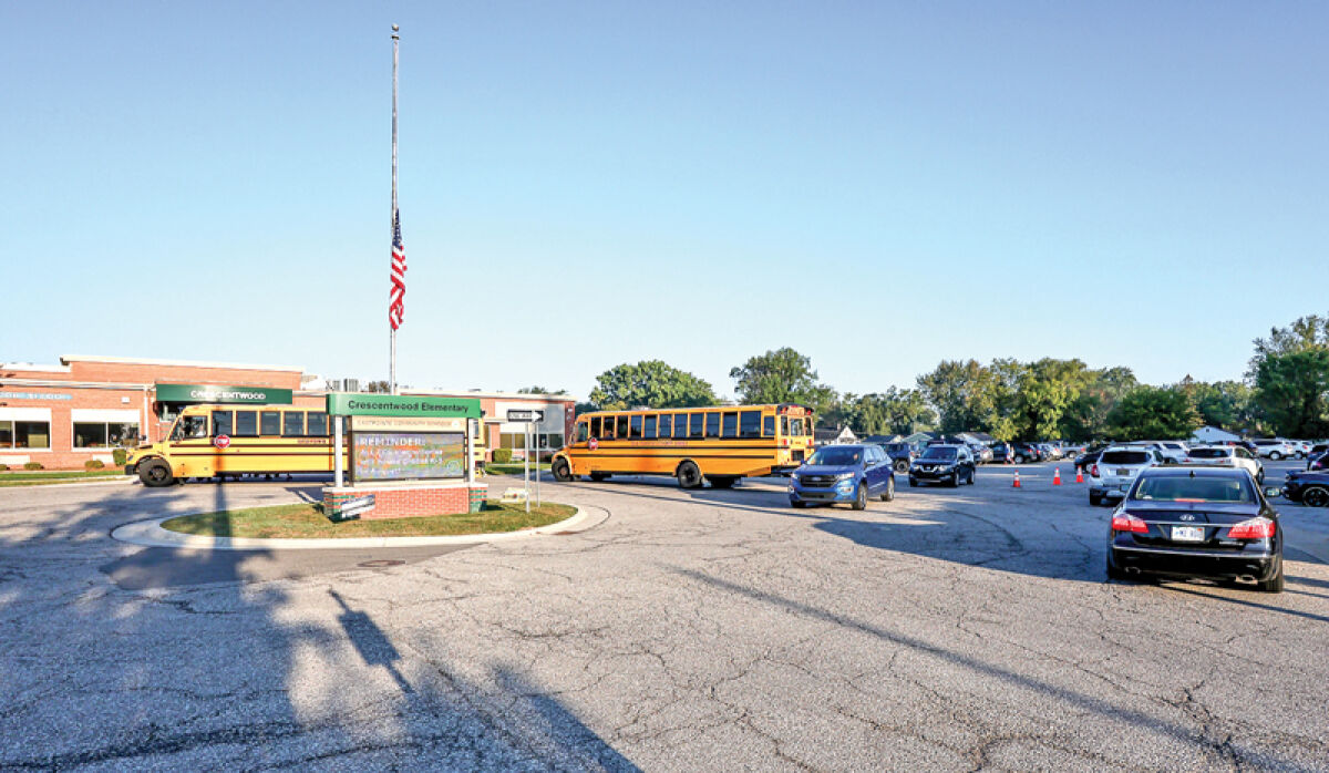  Eastpointe Community Schools and Warren officials are working on a traffic proposal to improve safety for students and reduce congestion at Crescentwood Elementary School. 