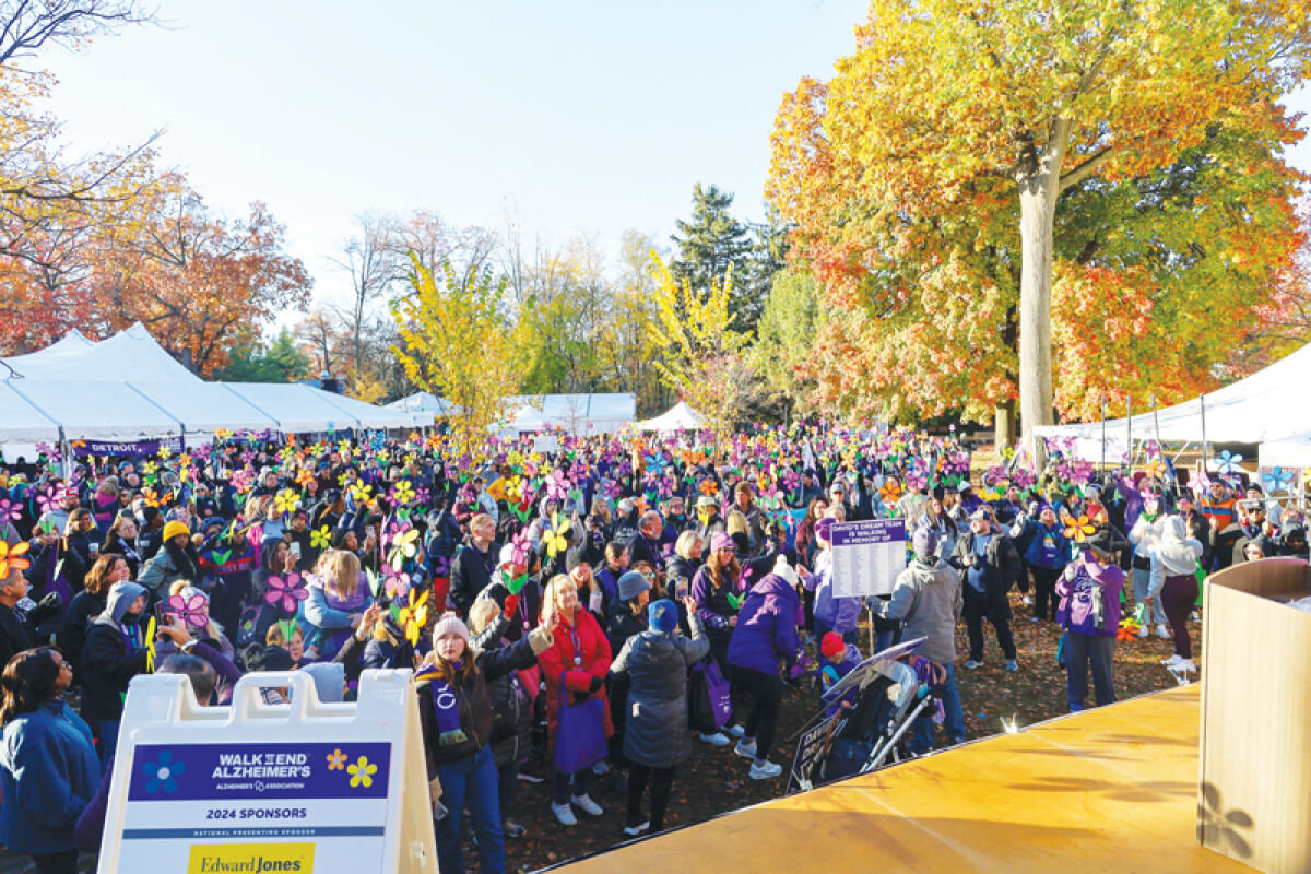  Thousands of people gather each year to participate in the Walk to End Alzheimer’s. 