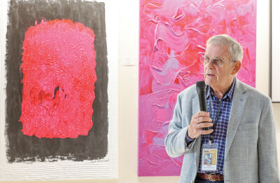  Mark Schlussel discusses his work. 