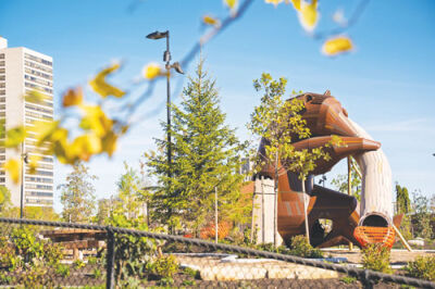  The park includes a play area for children with a bear-shaped slide and a lagoon that’s conducive to attracting local wildlife. 
