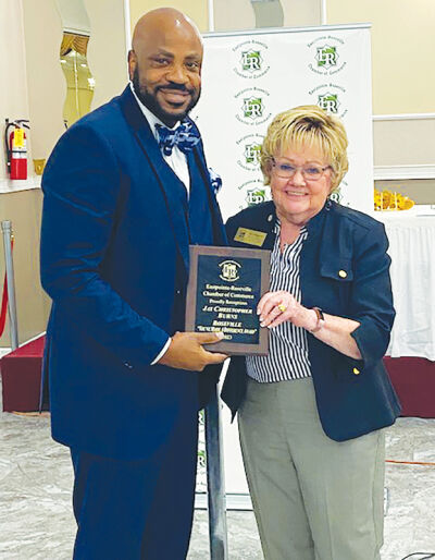  Jan Haggerty presents the “You’ve Made a Difference” Award to Jay Christopher Burns at the 2023 Salute to Excellence. 