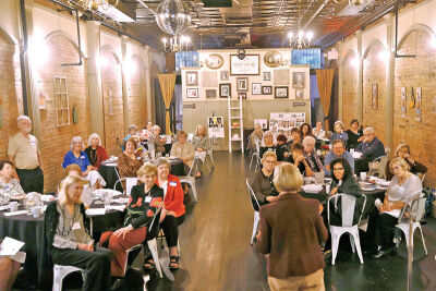  Joyce Murdock addresses the audience. 